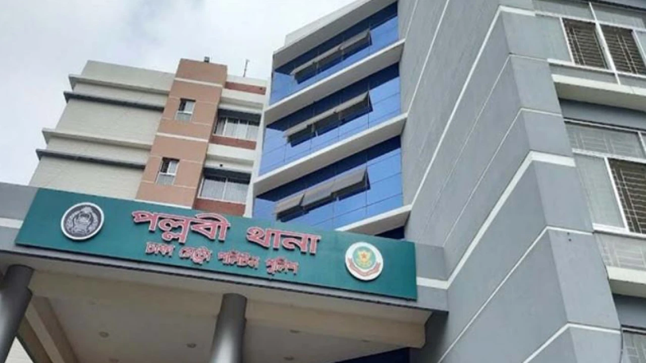 ককটেল হামলায় পুলিশের এএসআই আহত