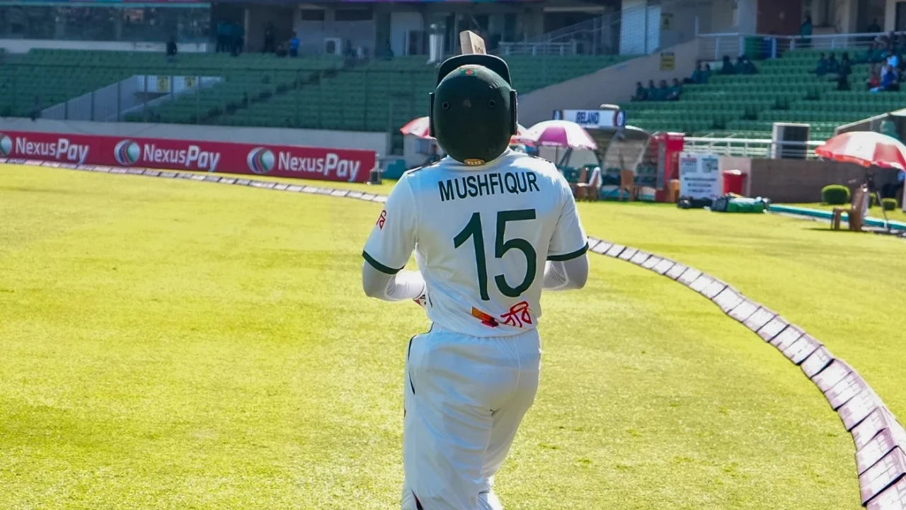 সেঞ্চুরি দিয়েই শততম ম্যাচ রাঙালেন মুশফিক