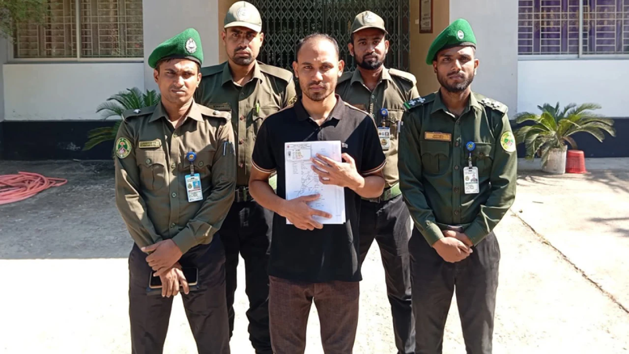 মাগুরায় পাসপোর্ট করতে গিয়ে রোহিঙ্গা আটক