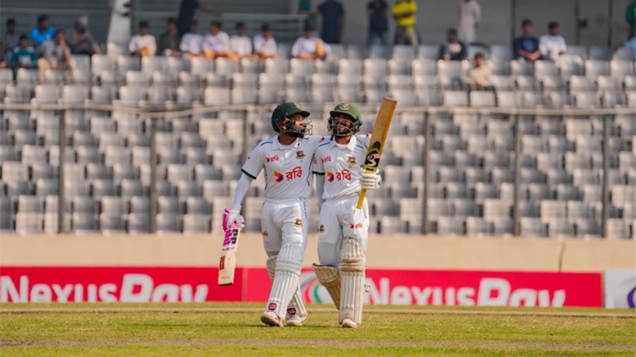 মুমিনুল-মুশফিকের ফিফটি, ৫০৯ রানের লক্ষ্য দিলো বাংলাদেশ