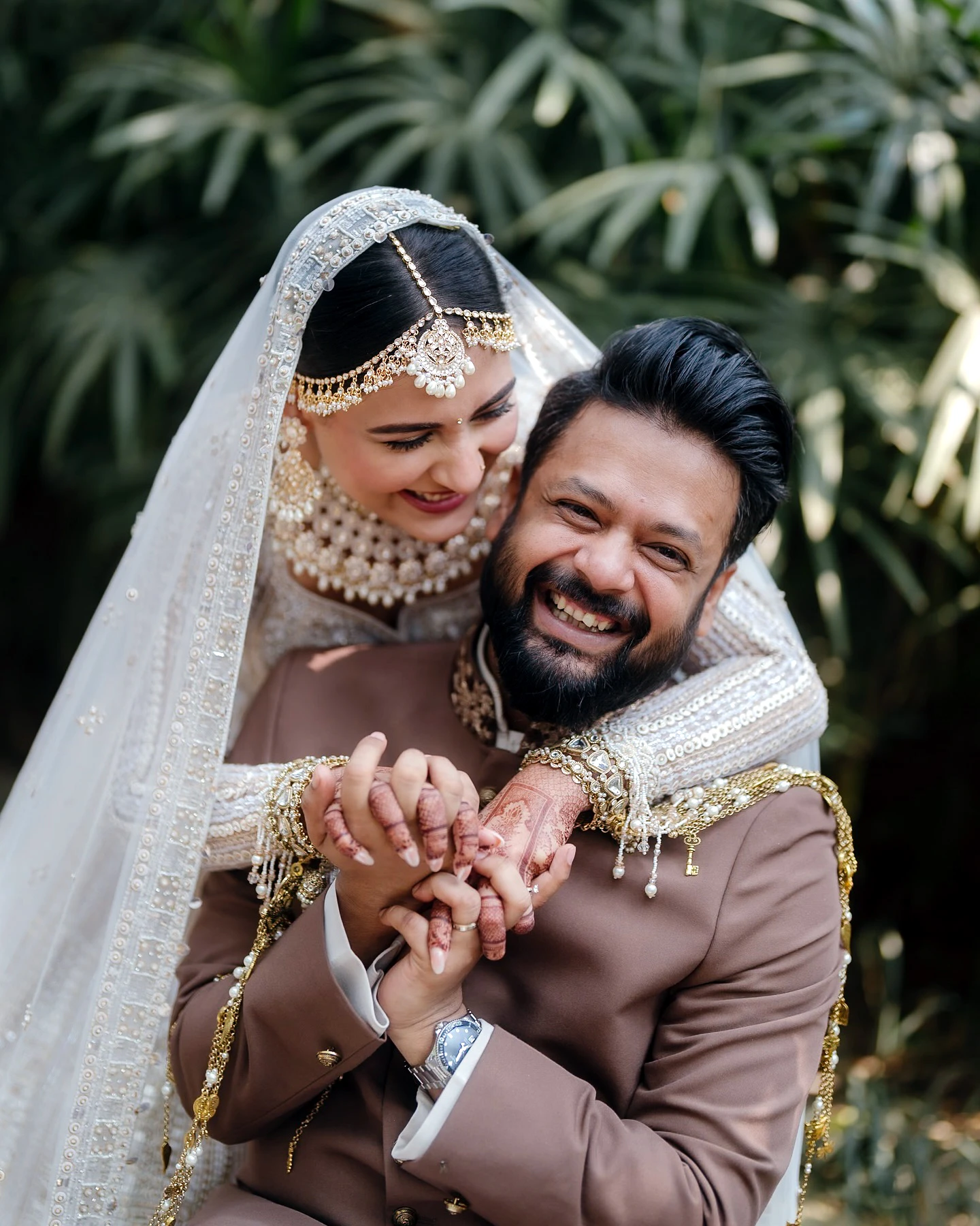 বিয়ের সাজে মেহজাবীন চৌধুরী ও আদনান আল রাজীব