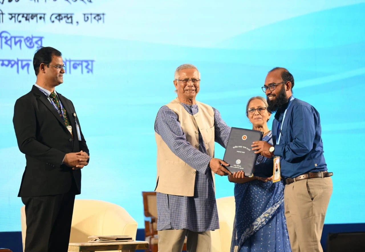 রাজধানীর চীন মৈত্রী সম্মেলন কেন্দ্রে জাতীয় মৎস্য সপ্তাহ-২০২৫ এর উদ্বোধনী অনুষ্ঠানে প্রধান উপদেষ্টা অধ্যাপক ড. মুহাম্মদ ইউনূস। ছবি: প্রেস উইং