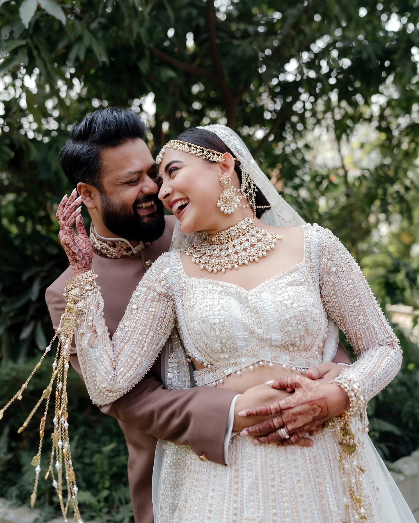 বিয়ের সাজে মেহজাবীন চৌধুরী ও আদনান আল রাজীব