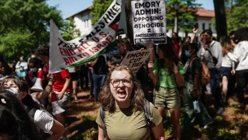 গাজায় ইসরায়েলি হামলা বন্ধের দাবিতে এমোরি ইউনিভার্সিটিতে বিক্ষোভ।