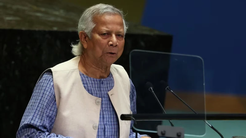 বাংলাদেশের বৈষম্যবিরোধী ও সরকার পতন আন্দোলনকে তিনি 'মনসুন রেভোল্যুশন' বা 'মনসুন অভ্যুত্থান' বলে আখ্যা দেন।

