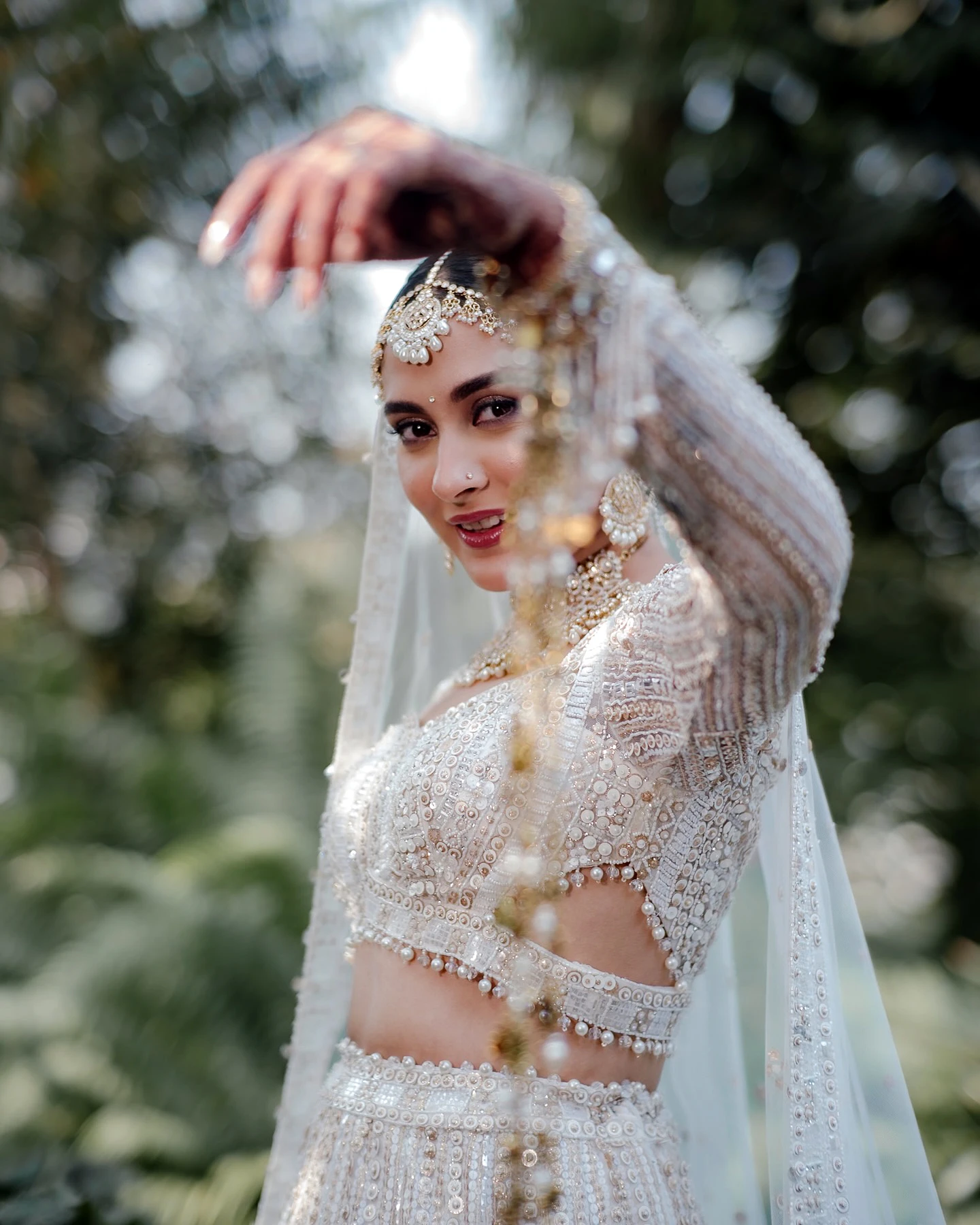 বিয়ের সাজে মেহজাবীন চৌধুরী ও আদনান আল রাজীব