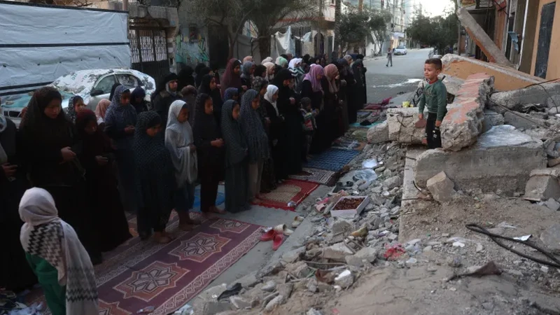 ঈদের জামাতে গাজার নারীরা