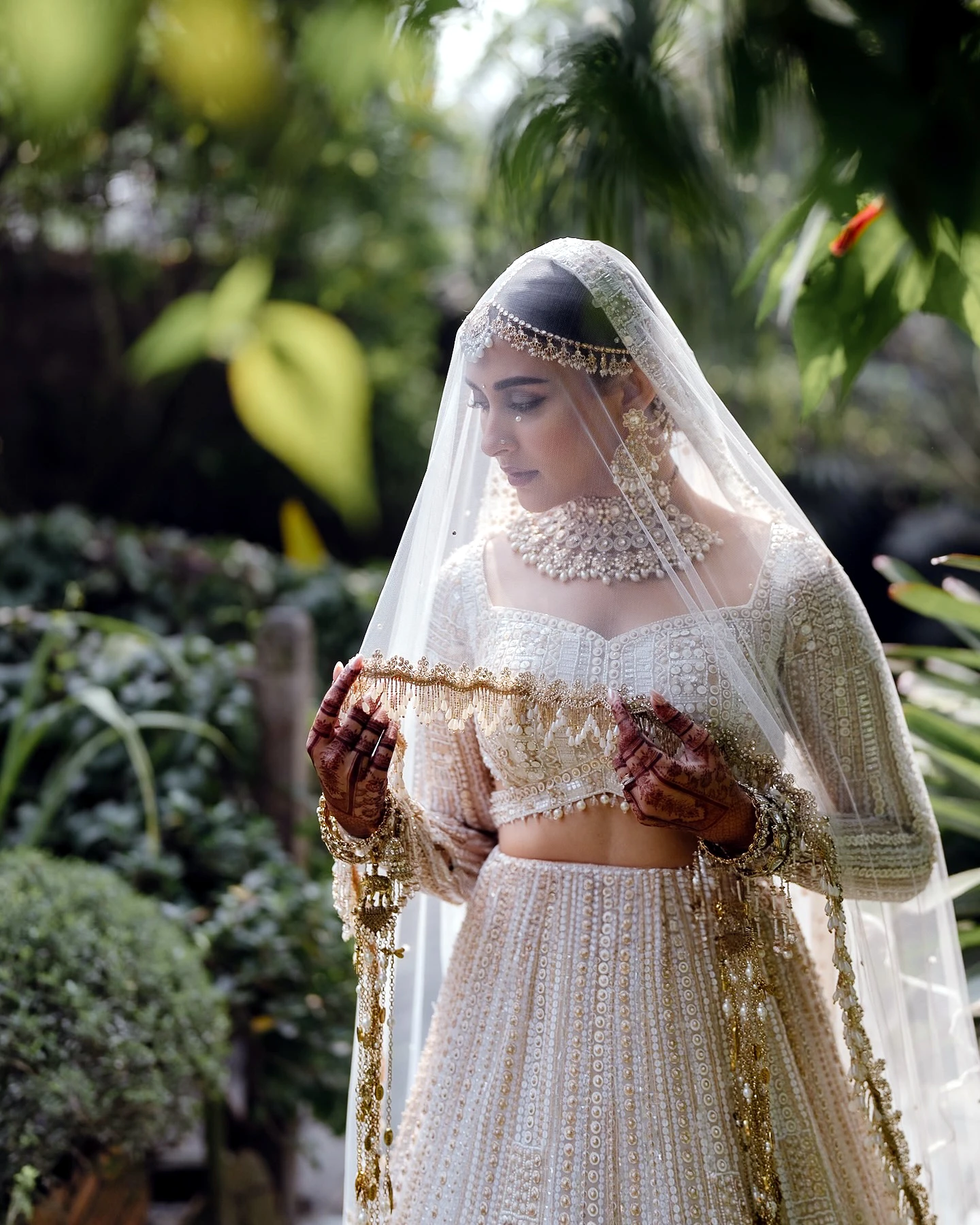 বিয়ের সাজে মেহজাবীন চৌধুরী ও আদনান আল রাজীব