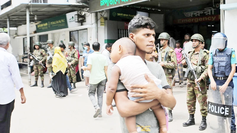 চিকিৎসাসেবা বন্ধ থাকায় চরম দুর্ভোগ