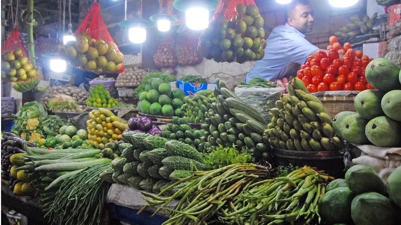 ডিম-সবজি-ব্রয়লার মুরগির দাম বেড়েছে
